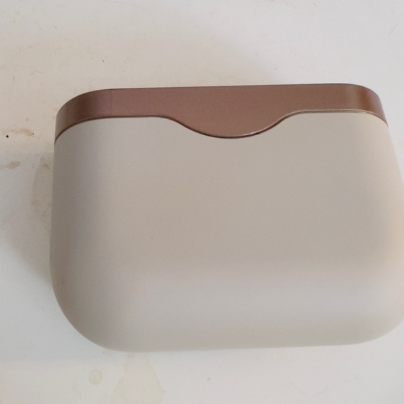 Sony wf-1000xm3 is perfect mint condition - Picture 2 of 2